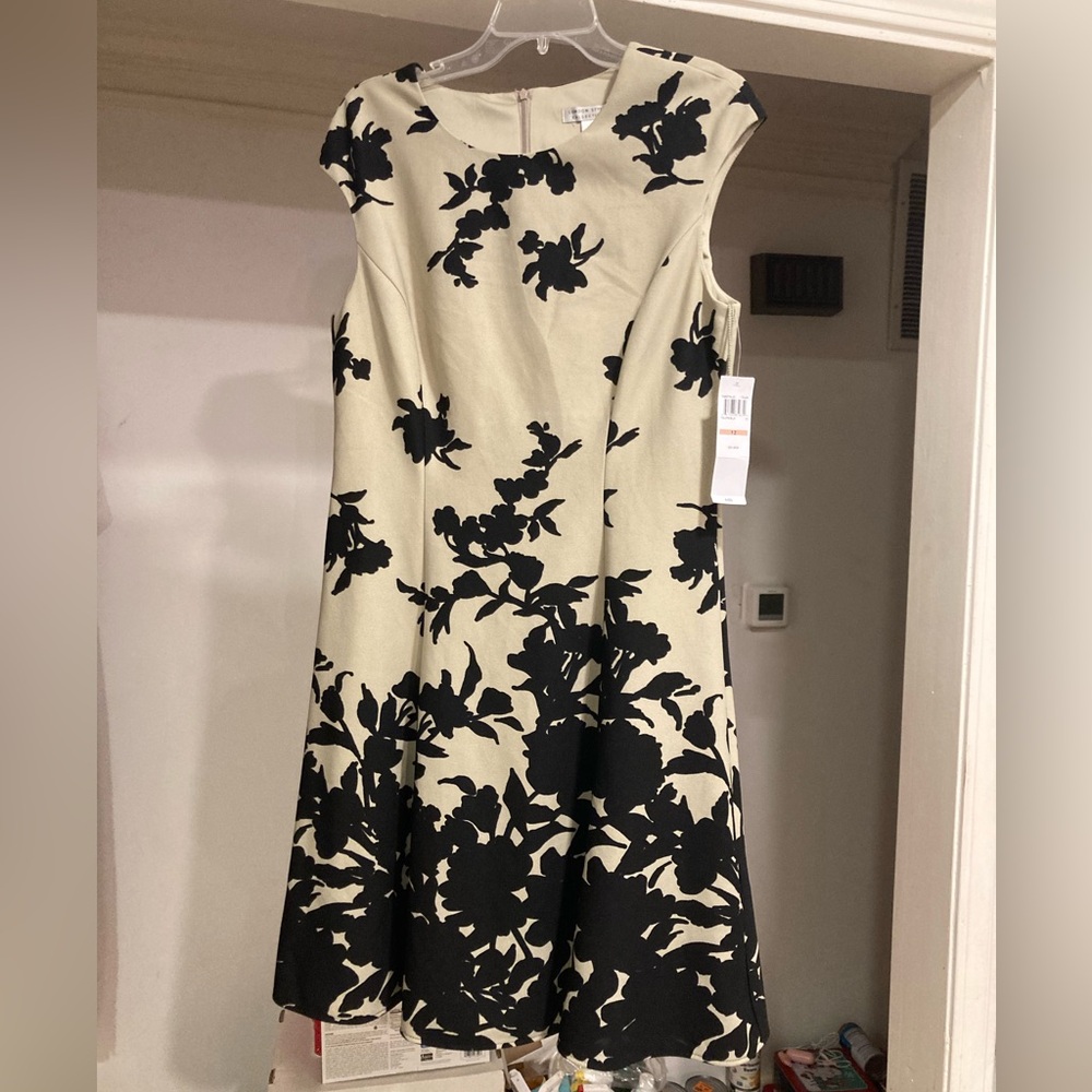 London Style Black and Cream Midi Dress - Picture 8 of 12